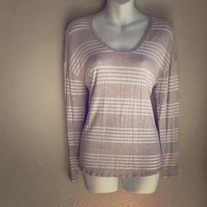 Banana republic tan and white sweater medium